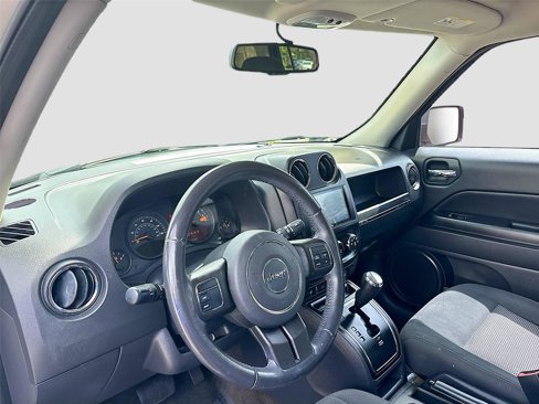 Used 2017 Jeep Patriot Latitude image 10