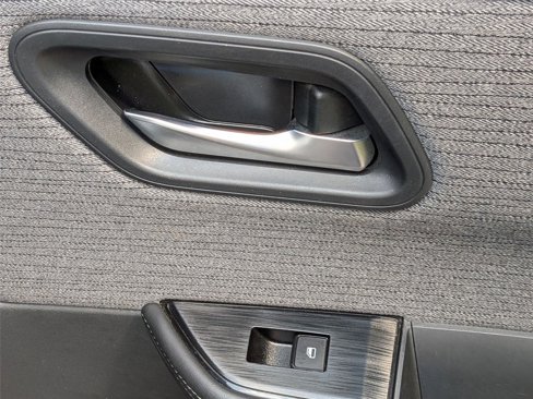 Used 2022 Nissan Rogue SV image 32