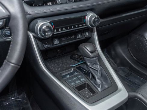 Used 2022 Toyota RAV4 XLE image 13