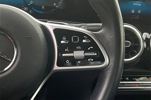 Used 2021 Mercedes-Benz GLB 250 image 12