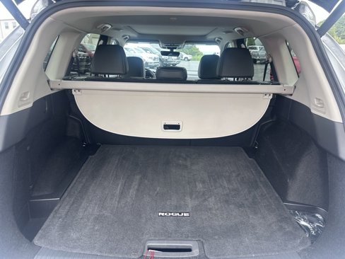 Used 2024 Nissan Rogue SV w/ SV Premium Package image 24