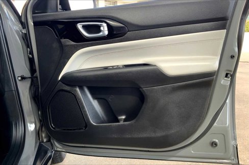 Certified 2024 Jeep Compass Limited image 22