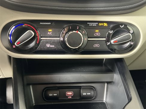 Used 2020 Kia Soul LX image 16