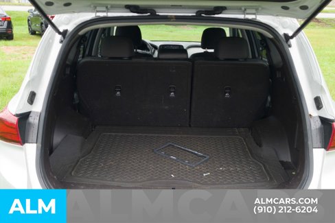 Used 2019 Hyundai Santa Fe SE image 9