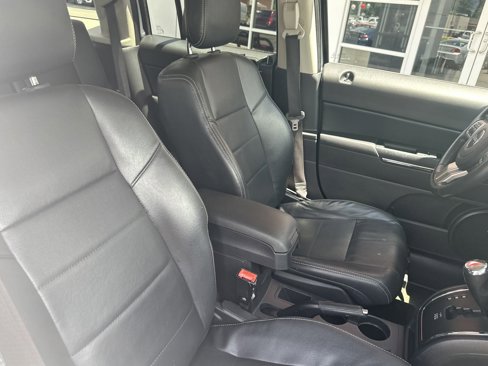 Used 2014 Jeep Patriot Limited image 26
