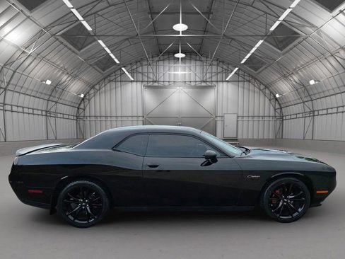Used 2018 Dodge Challenger SXT w/ Blacktop Package image 5