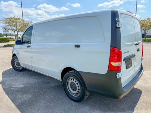Used 2022 Mercedes-Benz Metris image 5
