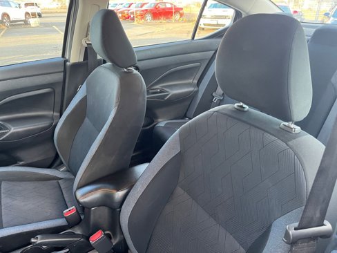 Used 2023 Nissan Versa SV image 34