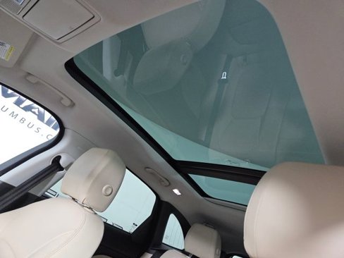 Used 2018 Jaguar F-PACE Premium image 33
