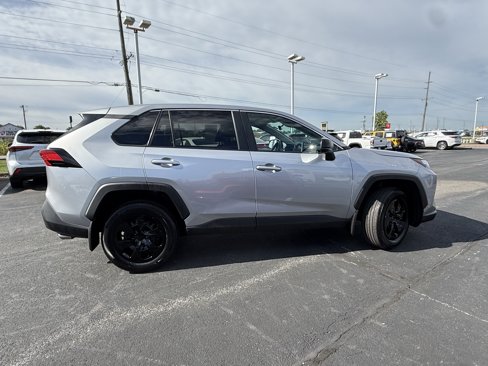 Used 2023 Toyota RAV4 LE image 10