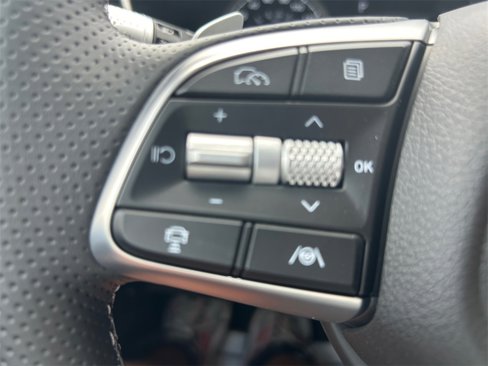 New 2025 Genesis G70 2.5T image 17