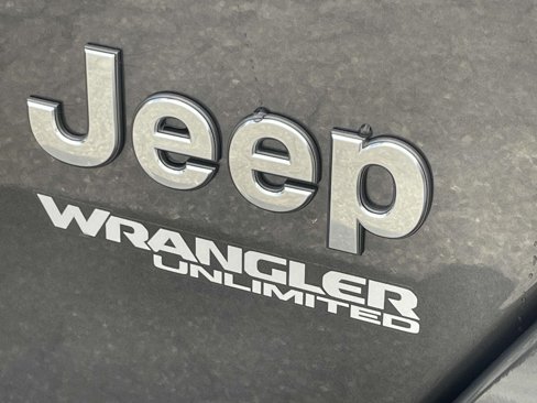 Used 2020 Jeep Wrangler Unlimited Sahara image 8
