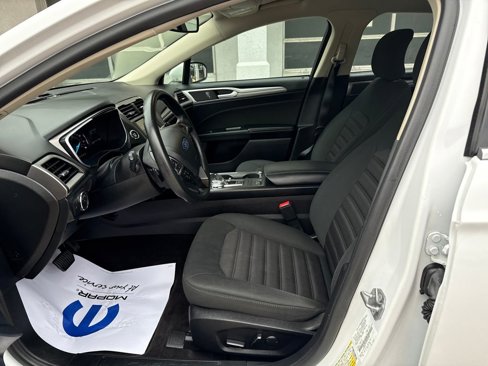 Used 2019 Ford Fusion SE image 9