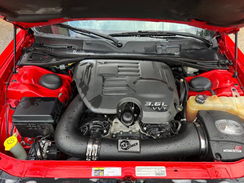 Used 2014 Dodge Challenger SXT image 17