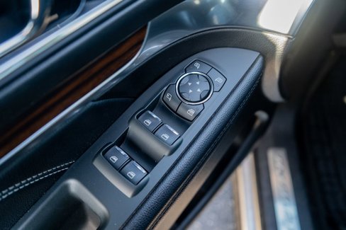 Used 2018 Ford Explorer Limited image 18