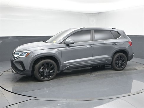 Used 2022 Volkswagen Taos SEL w/ Panoramic Sunroof Package image 4