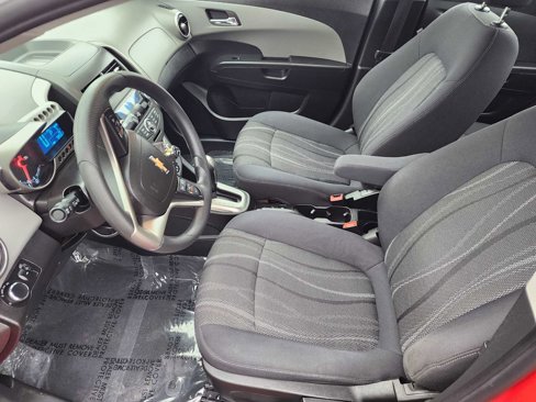 Used 2015 Chevrolet Sonic LT image 10
