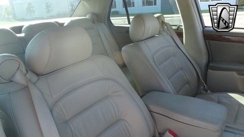 Used 2002 Cadillac De Ville w/ Comfort/Convenience Pkg image 24
