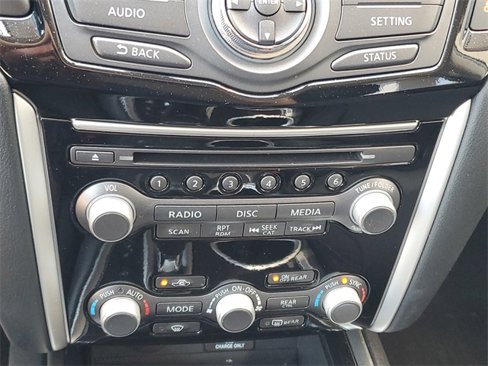 Used 2019 Nissan Pathfinder S image 15