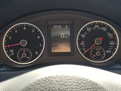 Used 2017 Volkswagen Tiguan S image 32