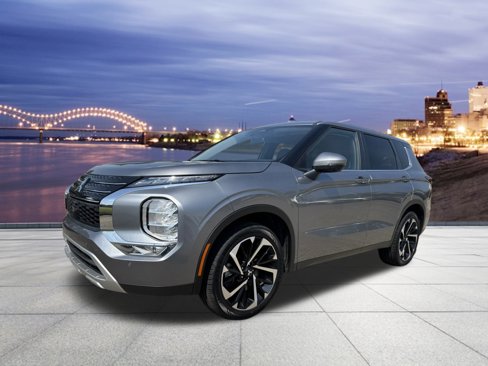 Used 2024 Mitsubishi Outlander SE image 1