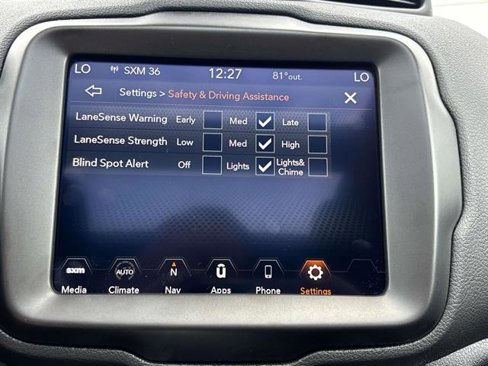 Used 2023 Jeep Renegade Latitude w/ Sun/Sound Group image 25