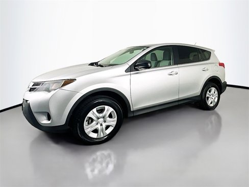 Used 2015 Toyota RAV4 LE image 5