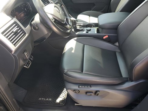 Used 2019 Volkswagen Atlas SEL R-Line image 31