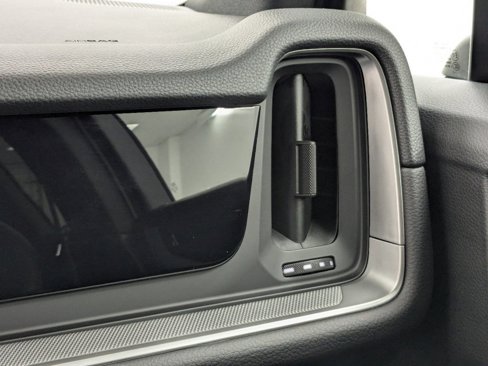 Used 2024 Porsche Cayenne image 19