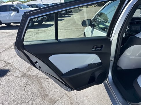 Used 2017 Toyota Prius Four image 27