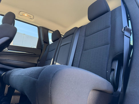 Used 2012 Jeep Grand Cherokee Laredo image 9
