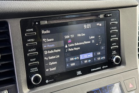Used 2019 Toyota Sienna SE image 25