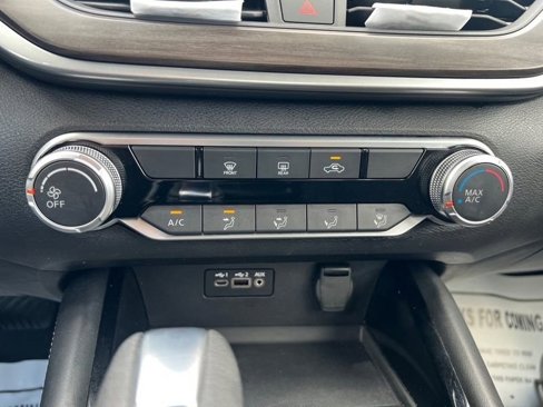 Used 2023 Nissan Altima 2.5 SV image 23