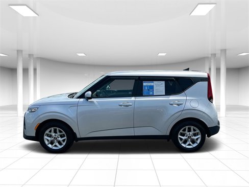 Certified 2020 Kia Soul S image 5
