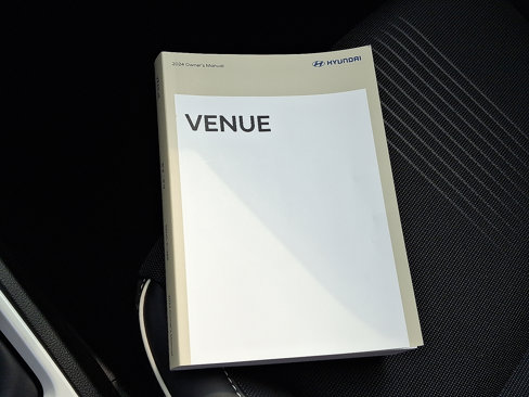 Certified 2024 Hyundai Venue Limited image 25