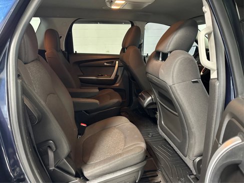 Used 2012 GMC Acadia SLE image 16