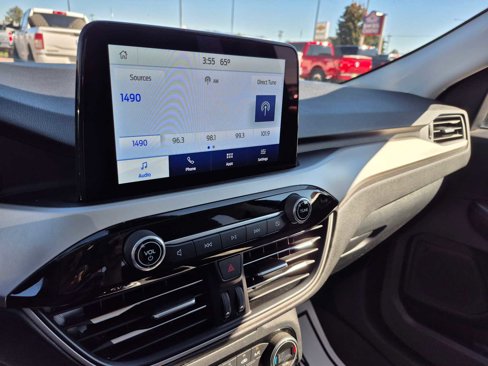 Used 2021 Ford Escape SE w/ SE Sport Appearance Package image 22