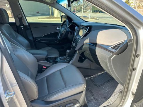 Used 2016 Hyundai Santa Fe Limited w/ Option Group 04 image 30