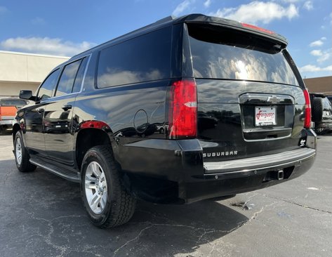 Used 2017 Chevrolet Suburban LT image 13