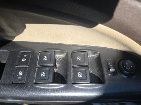 Used 2015 GMC Canyon SLT image 9
