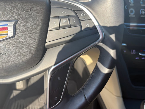 Used 2018 Cadillac XT5 Luxury w/ Driver Awareness Package image 15