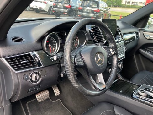 Used 2019 Mercedes-Benz GLE 400 4MATIC image 18
