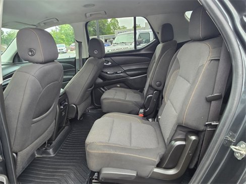 Used 2021 Chevrolet Traverse LT image 12