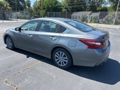 Used 2018 Nissan Altima 2.5 S w/ S Convenience Package image 3