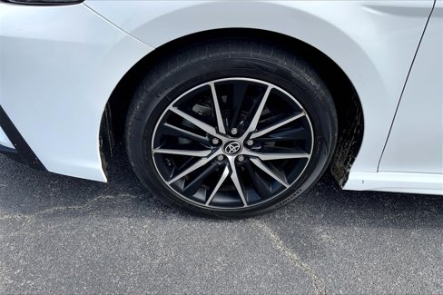 Used 2021 Toyota Camry SE image 10