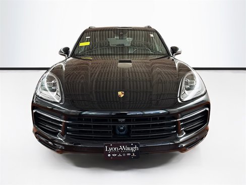 Used 2019 Porsche Cayenne S image 2