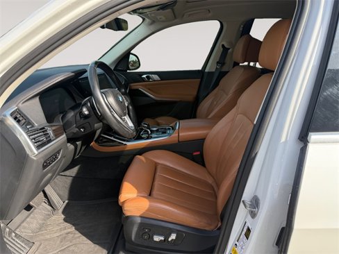 Used 2021 BMW X7 xDrive40i w/ Premium Package image 9