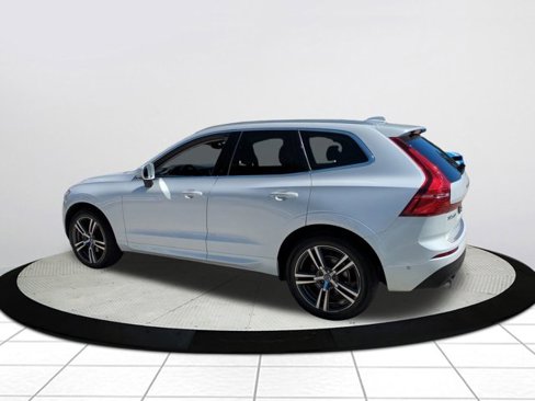 Used 2019 Volvo XC60 T5 Momentum w/ Premium Package image 5