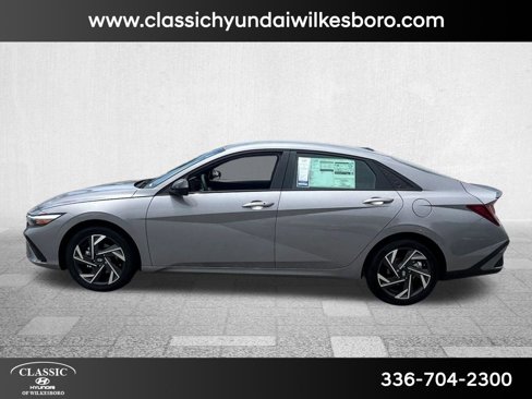 New 2025 Hyundai Elantra Sport image 8