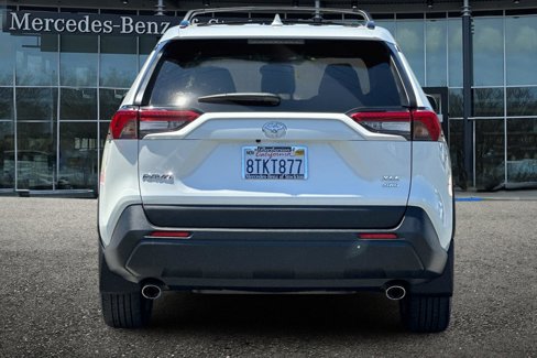 Used 2021 Toyota RAV4 XLE Premium image 5